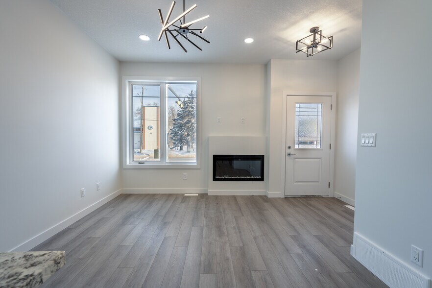 More Photos Of 10446 142 St NW, Edmonton Apartments For Sale