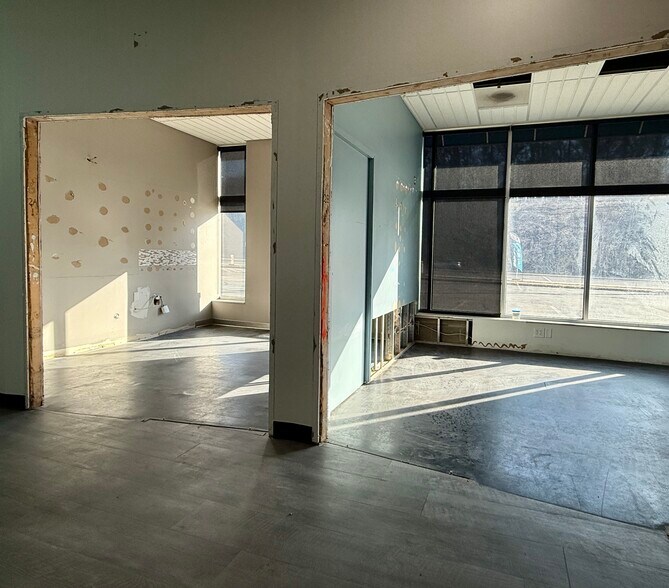 More Photos Of 7811 McKnight Rd, Pittsburgh Freestanding For Lease