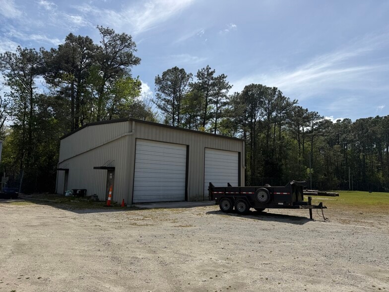 More Photos Of 1875 N 20th St, Morehead City Flex For Sale