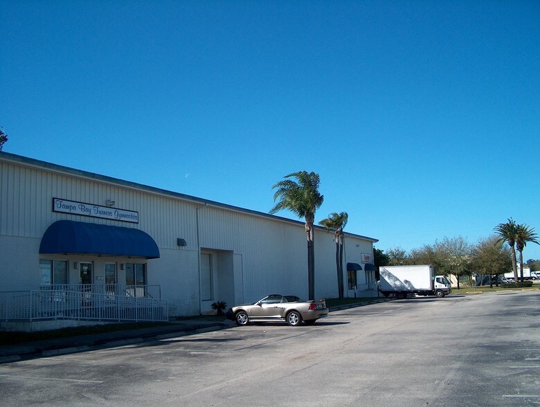 More Photos Of 3032-3090 44th Ave N, Saint Petersburg Warehouse For Lease