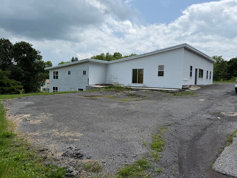 More Photos Of 13100 Bedford Rd NE, Cumberland Light Manufacturing For Lease