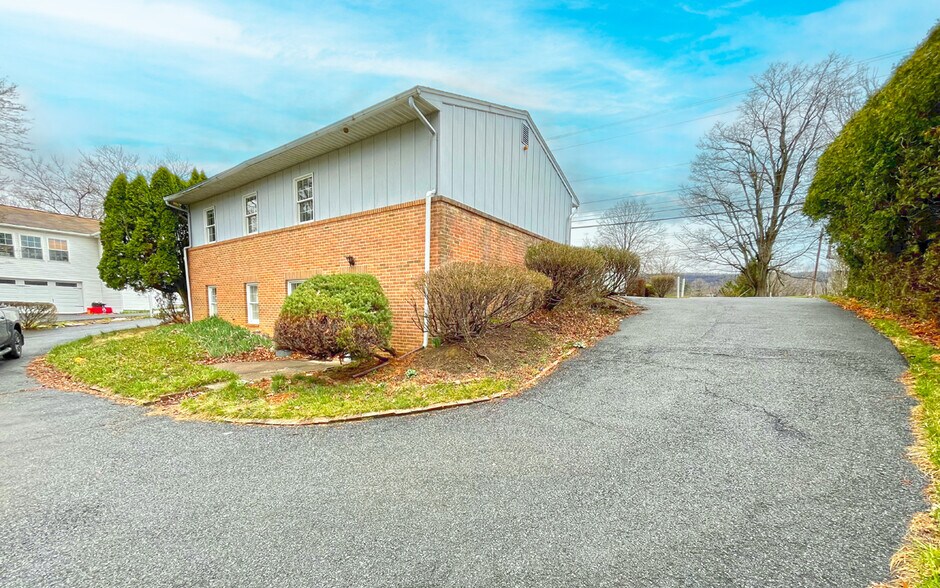 More Photos Of 4107 Linglestown Rd, Harrisburg Medical For Sale