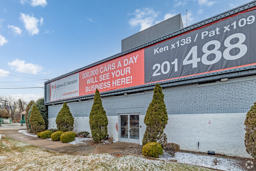 More Photos Of 240 State Rt 17 S, Lodi Warehouse For Lease