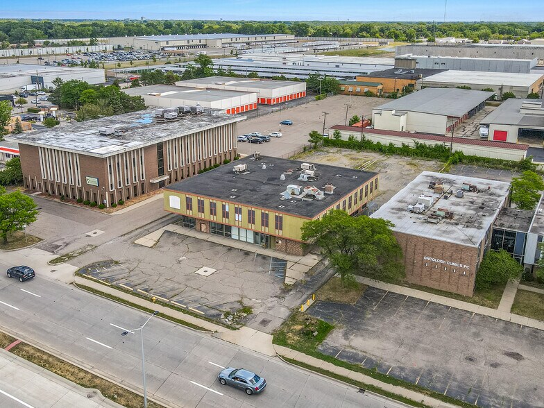 More Photos Of 20800 Greenfield Rd, Oak Park Medical For Sale
