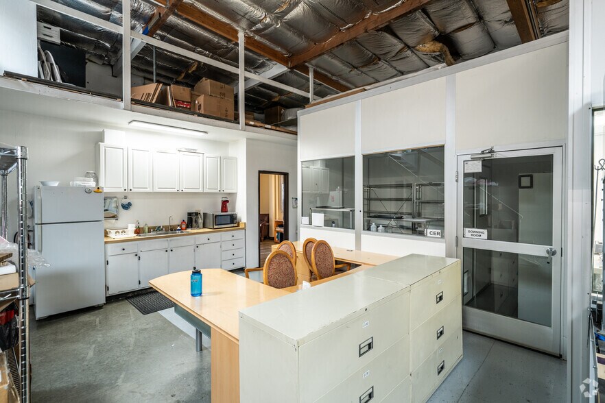 More Photos Of 5981 Graham Ct, Livermore Distribution For Sale