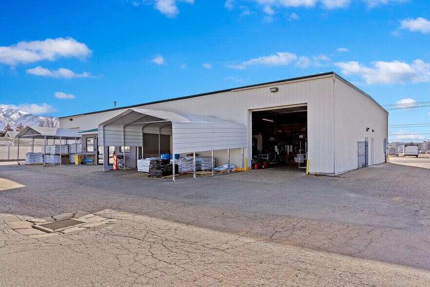 More Photos Of 1704 W 2550 S, Ogden Showroom For Lease