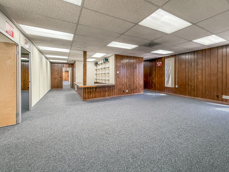 More Photos Of 8866 Laurel Canyon Blvd, Sun Valley Manufacturing For Lease