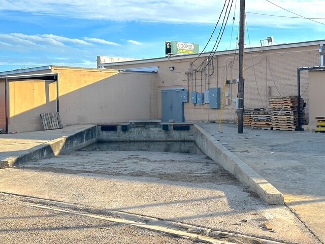 More Photos Of 616 US Highway 181, Taft Freestanding For Sale