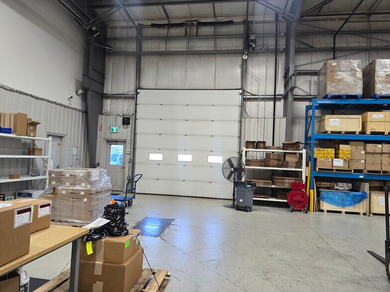 More Photos Of 901 17 Av, Nisku Warehouse For Sale