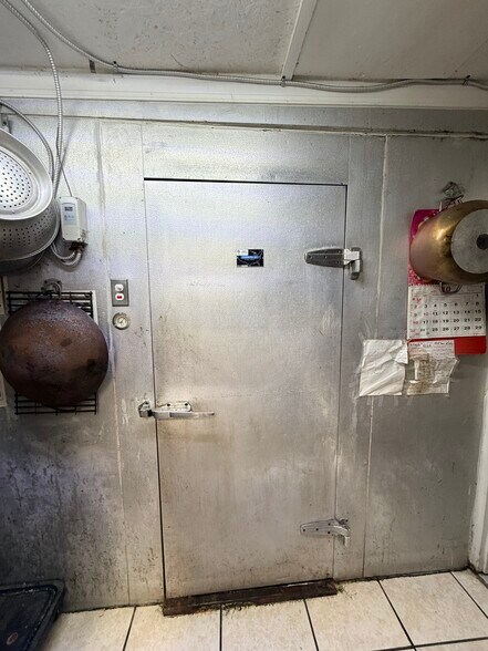 More Photos Of 8147 Navarre Pky, Navarre Flex For Sale