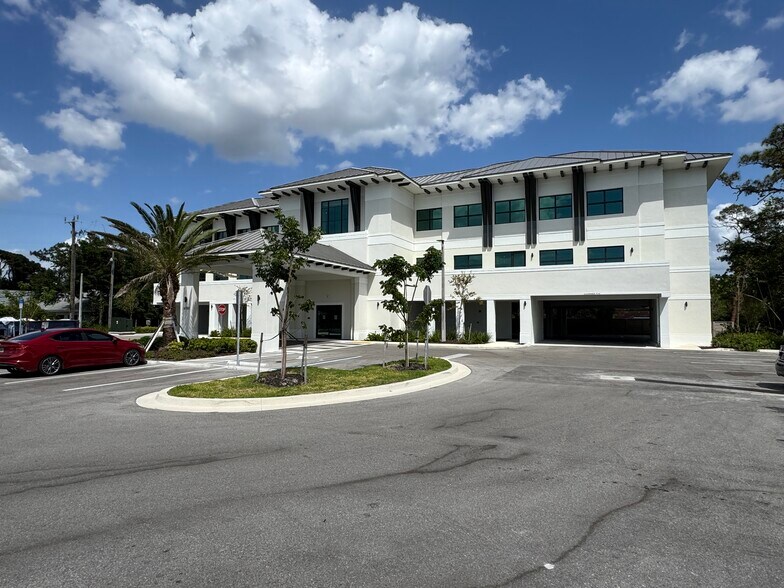 More Photos Of 6100 Trail Blvd, Naples Medical For Sale