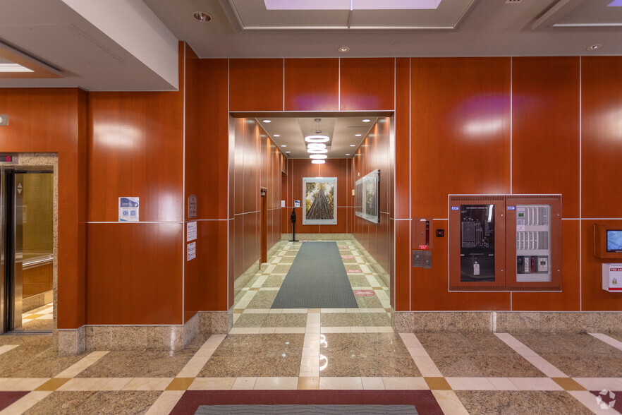 More Photos Of 4555 Kingsway, Burnaby Office For Lease