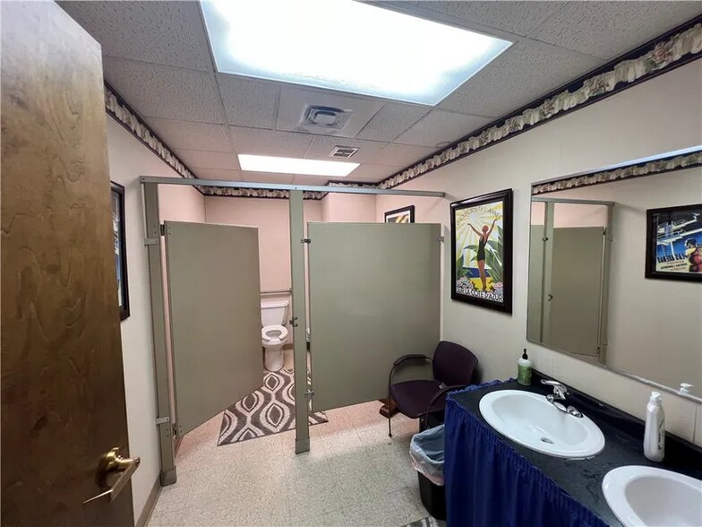 More Photos Of 28 W North St, Danville Office For Sale