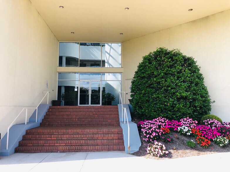 More Photos Of 16-00 State Route 208, Fair Lawn Medical For Lease