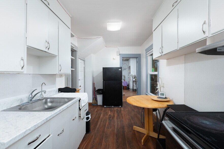 More Photos Of 3606 S 12th St, Tacoma Freestanding For Sale