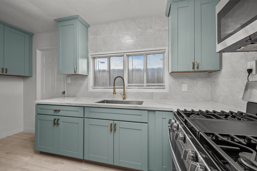 More Photos Of 3917 Haines St, San Diego Multifamily For Sale
