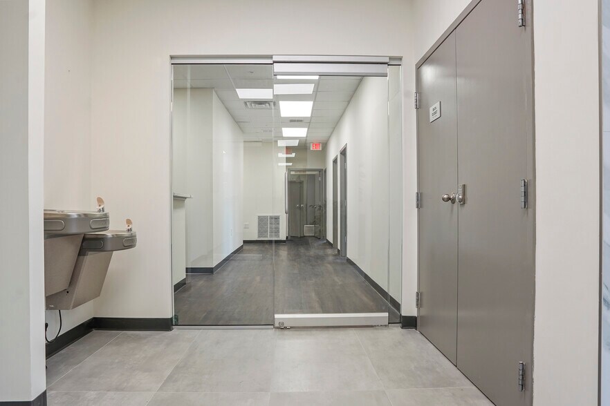 More Photos Of 123 S Lynnhaven Rd, Virginia Beach Office For Lease