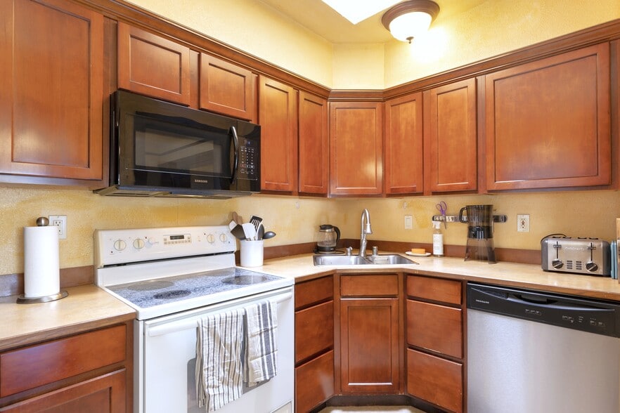 More Photos Of 16 Valley St, Seattle Apartments For Sale