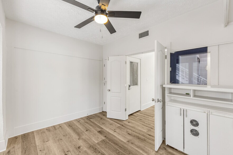 More Photos Of 138 E Gore St, Orlando Medical For Sale