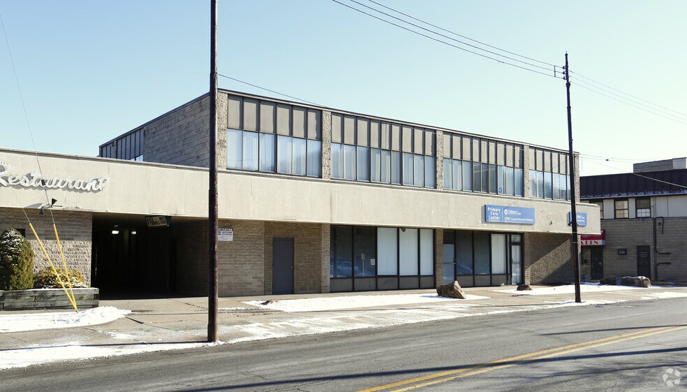 More Photos Of 104-202 Penn Plz, Turtle Creek Storefront Retail Office For Lease