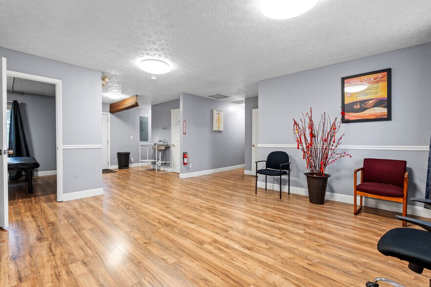 More Photos Of 2179 Miamisburg Centerville Rd, Dayton Office For Sale