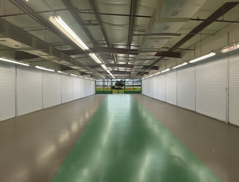 More Photos Of 5403 W Irlo Bronson Memorial Hwy, Kissimmee General Retail For Lease