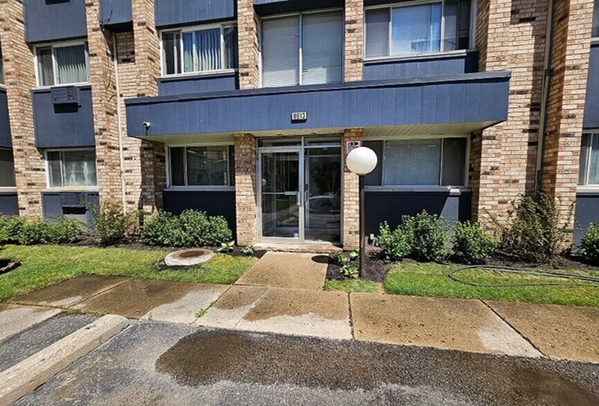 Primary Photo Of 8613 W Foster Ave, Chicago Apartments For Sale