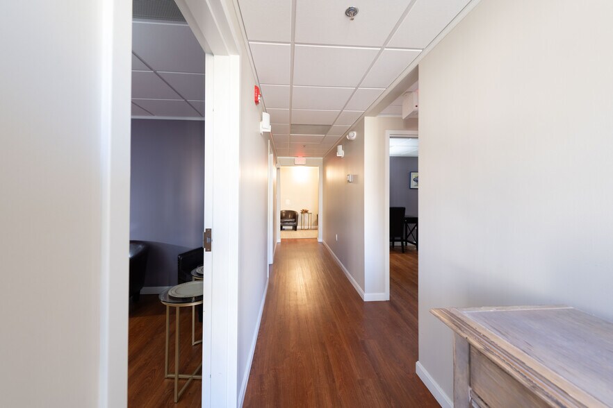 More Photos Of 1842 Beacon St, Brookline Medical For Sale