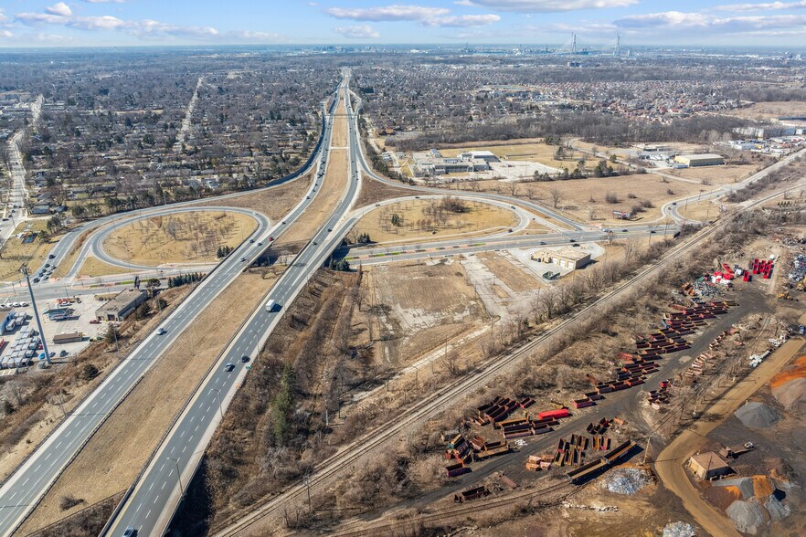 More Photos Of 2714 Dougall Ave, Windsor Land For Sale