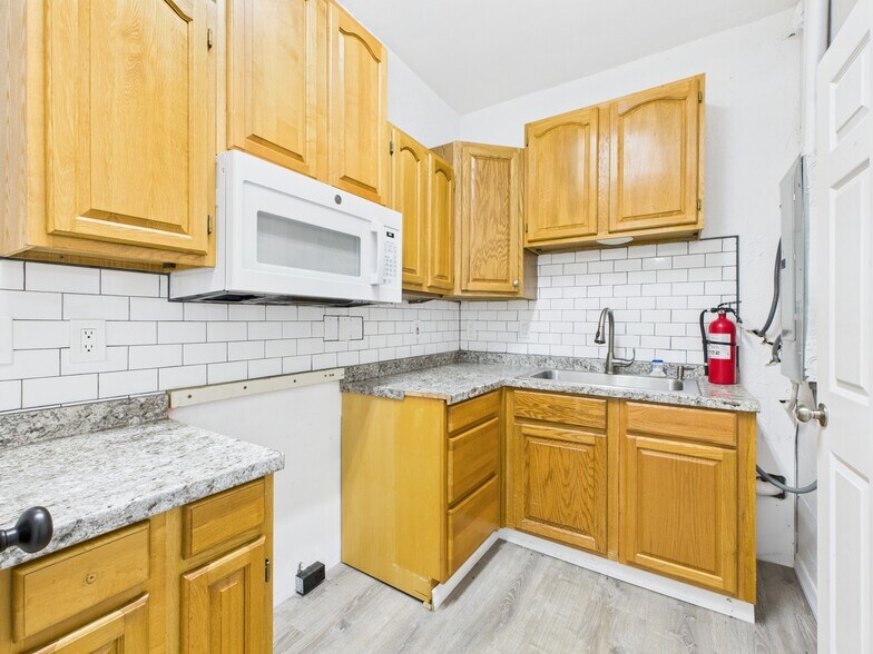 More Photos Of 1 Beverly Hills Blvd, Beverly Hills General Retail For Sale