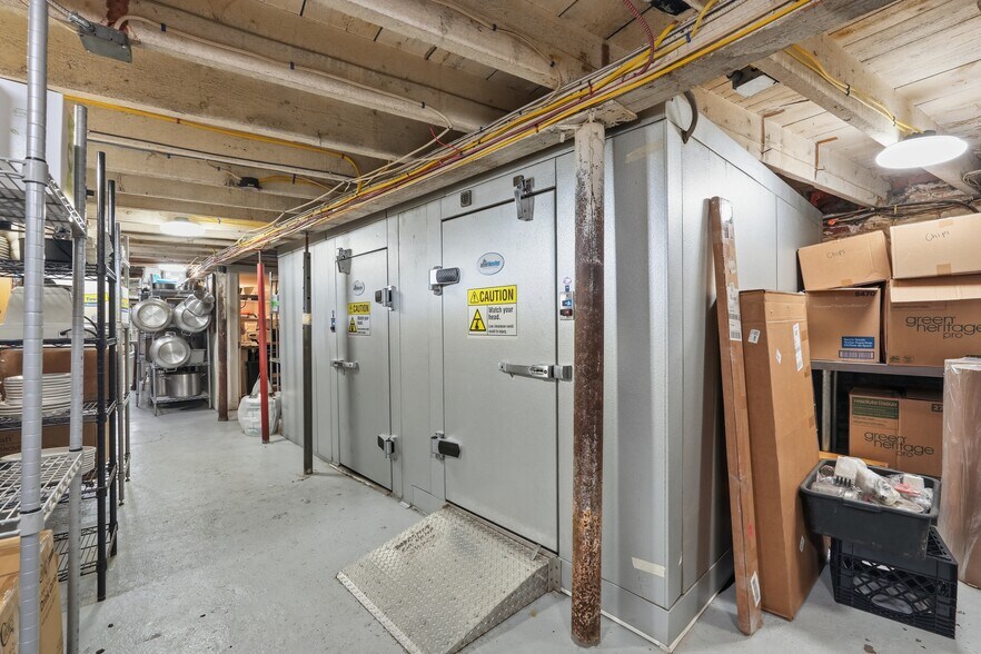 More Photos Of 1 Market St, Northampton Storefront Retail Residential For Lease