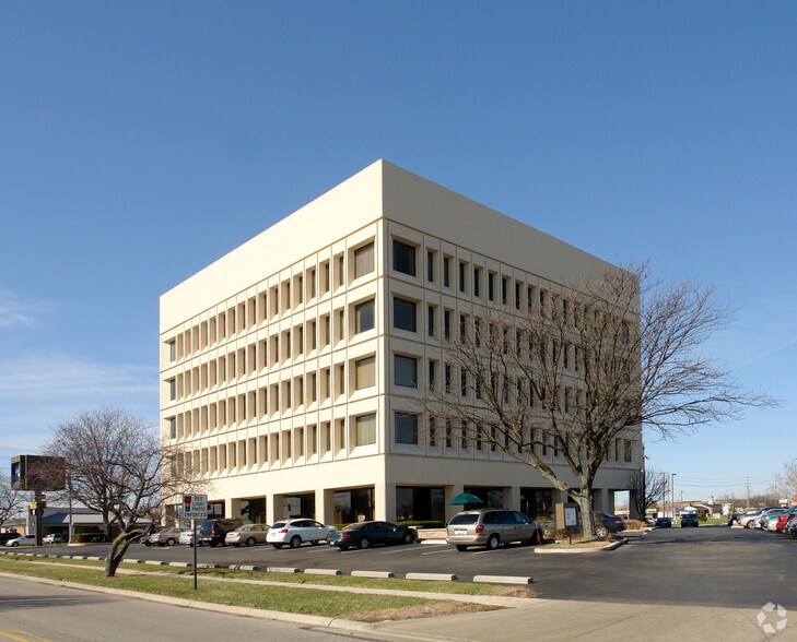 More Photos Of 2000 W Henderson Rd, Columbus Office For Lease