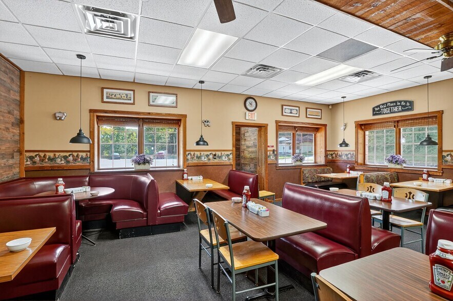 More Photos Of 550 McKeesport Rd, Elizabeth Freestanding For Sale