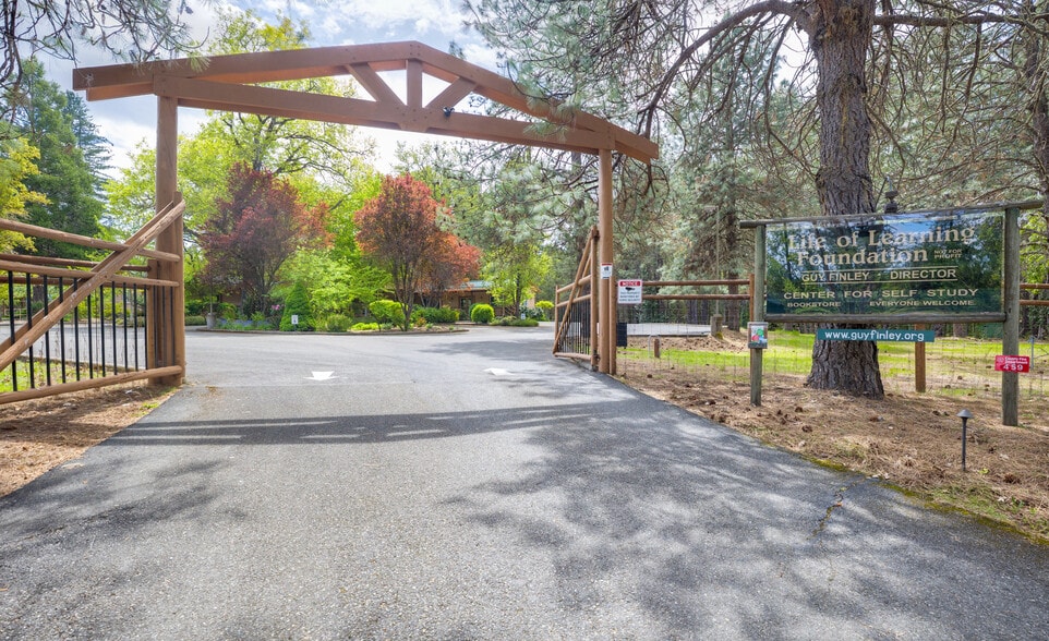 More Photos Of 459 Galice Rd, Merlin Religious Facility For Sale