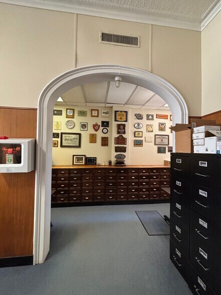 More Photos Of 14 2nd St, Troy Storefront Retail Residential For Lease