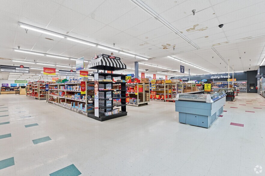 More Photos Of 3640 Delaware Ave, Tonawanda Supermarket For Sale