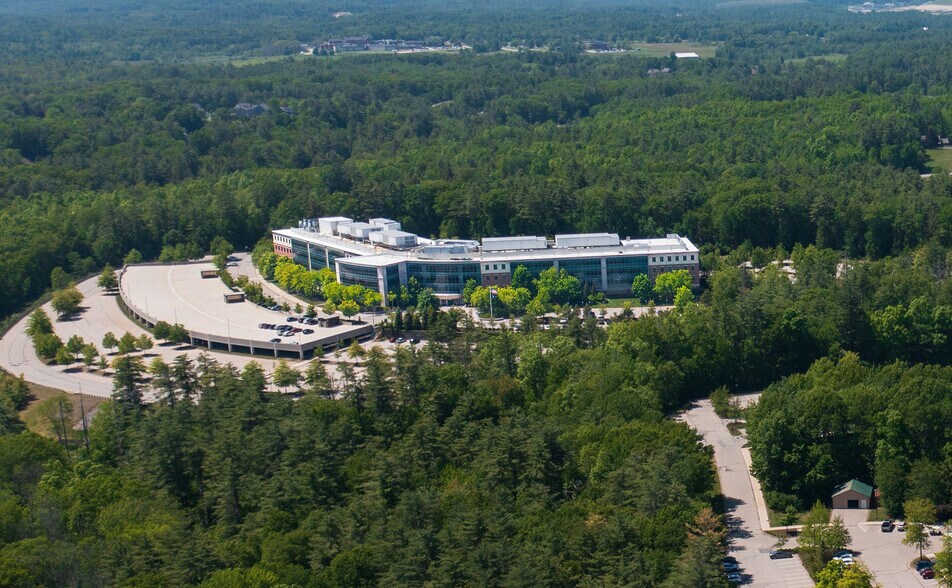 More Photos Of 100 Waumbec Dr, Dover Unknown For Lease