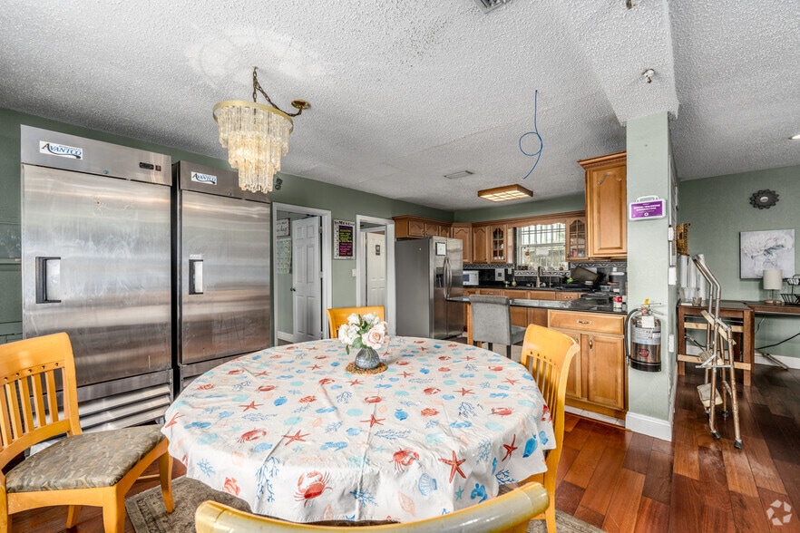 More Photos Of 640 S Ridgewood Ave, Daytona Beach Hotel For Sale