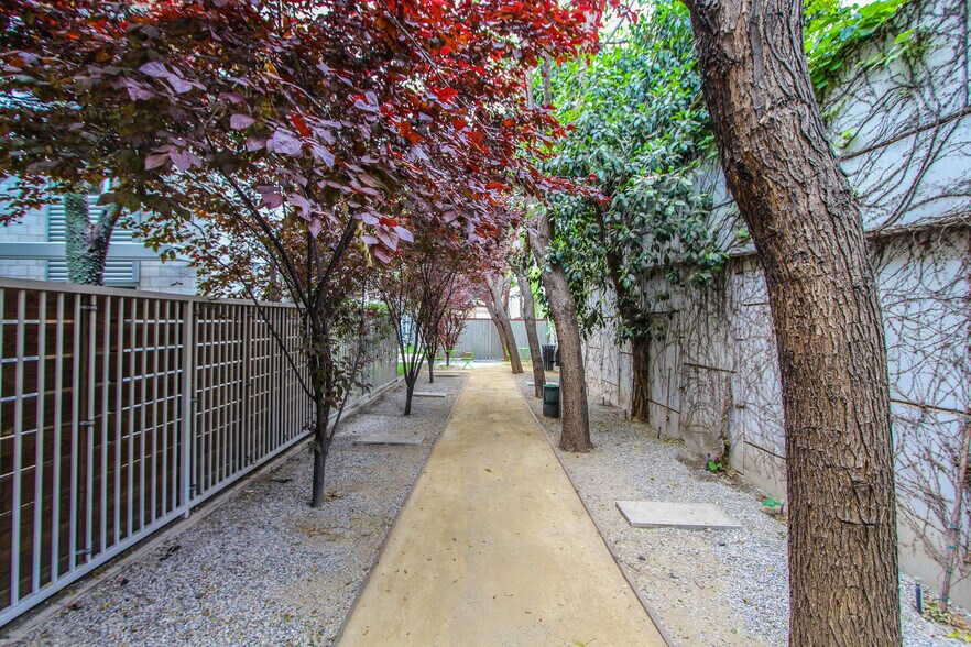 More Photos Of 3450 Cahuenga Blvd W, Los Angeles Office Residential For Sale