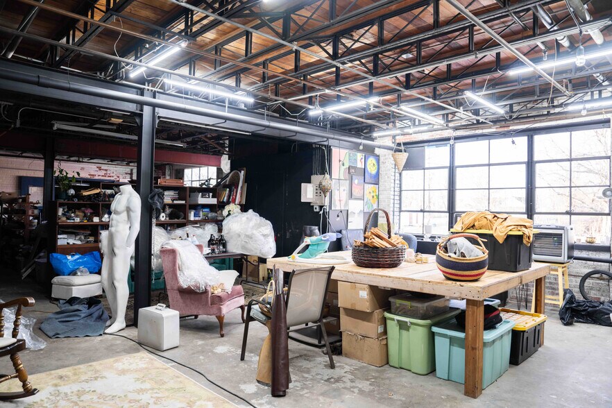 More Photos Of 201 N Missouri Ave, Sedalia Manufacturing For Sale