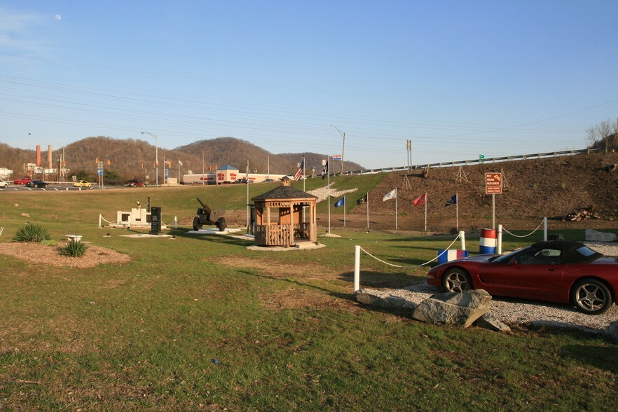 More Photos Of 10009-10011 Maccorkle Ave, Charleston Freestanding For Lease