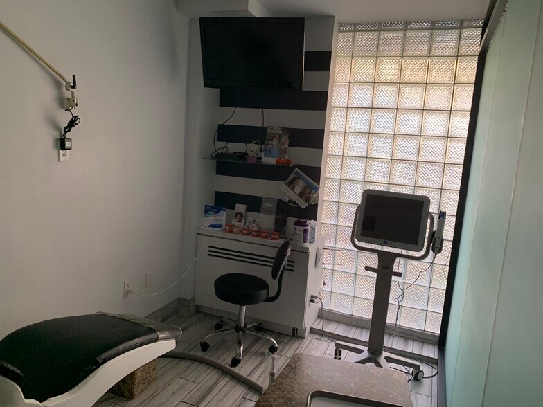 More Photos Of 250 E 32nd St, New York Office Residential For Sale