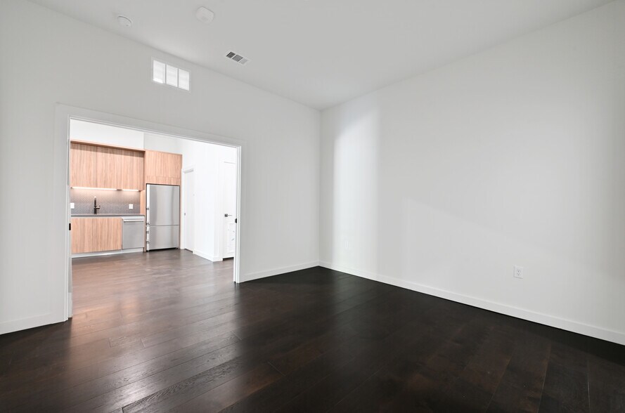 More Photos Of 2209 S First St, Austin Apartments For Sale