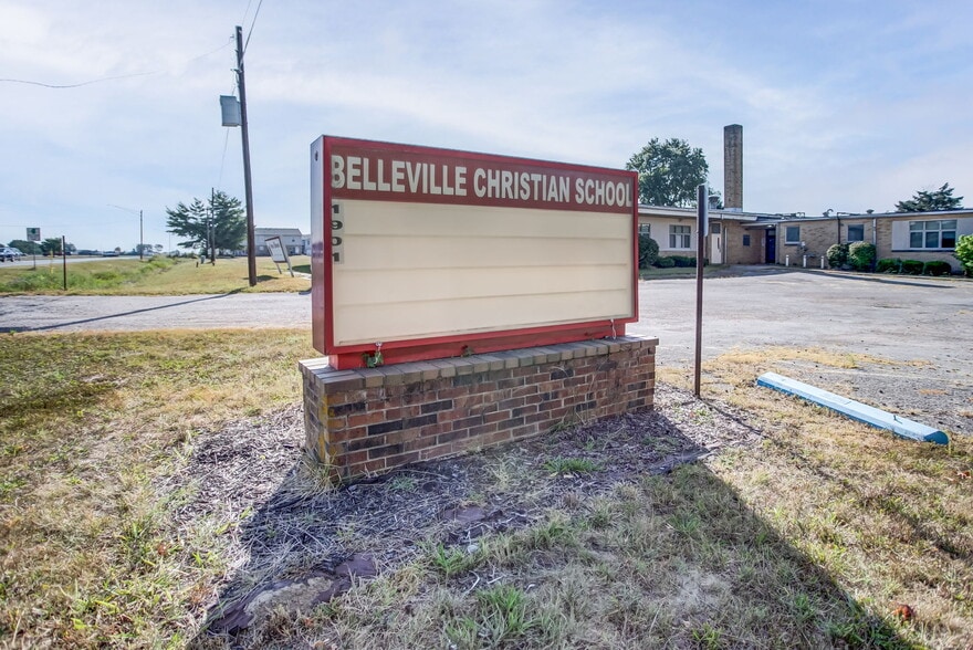 More Photos Of 1901 Mascoutah Ave, Belleville Schools For Sale