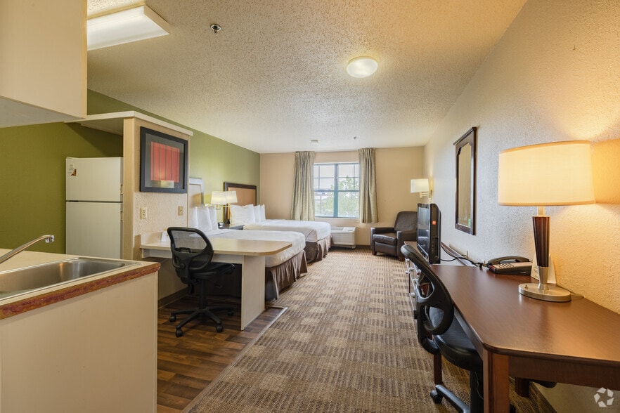 More Photos Of 1180 Doris Rd, Auburn Hills Hotel For Sale