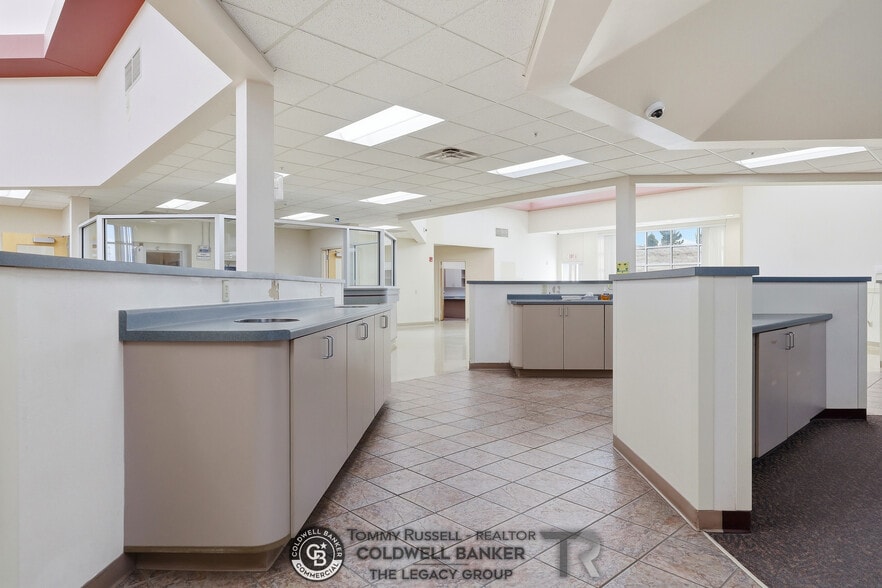 More Photos Of 733 Landmark Dr, Casper Medical For Sale