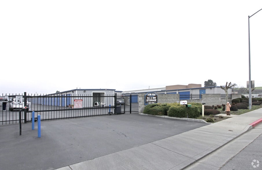 More Photos Of 741 Flynn Rd, Hollister Self Storage For Sale