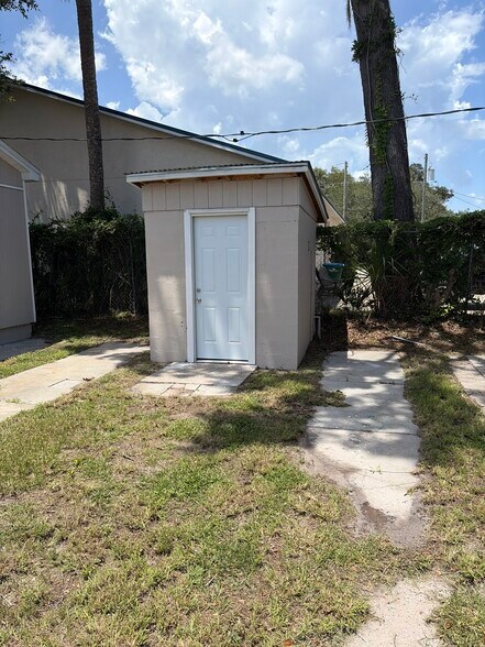 More Photos Of 208 Ridgewood Ave, Daytona Beach Hotel For Sale