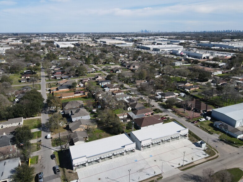 More Photos Of 5520 Gessner Rd, Houston Storefront For Lease