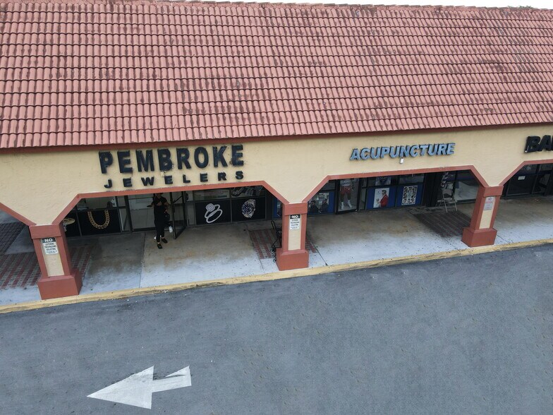 More Photos Of 12315-12389 Pembroke Rd, Pembroke Pines Unknown For Lease